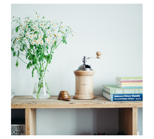 Moulin à café manuel HARIO – Bois naturel 40g